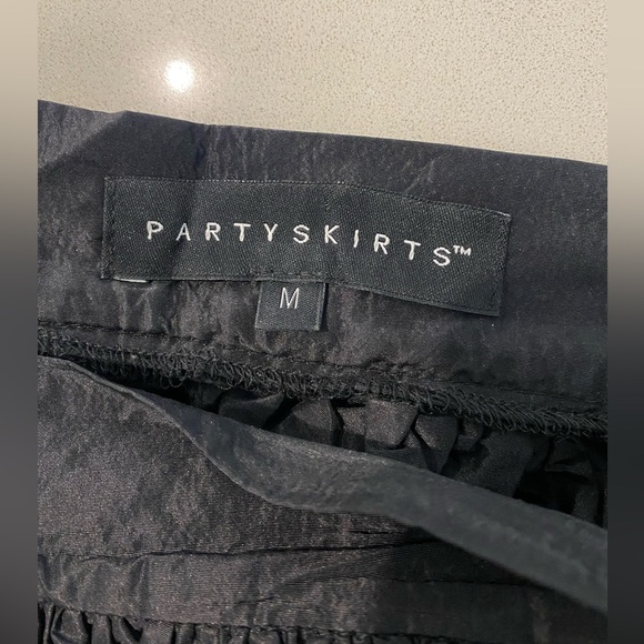 Silk Party Skirt - Size M in black - Picture 4 of 4